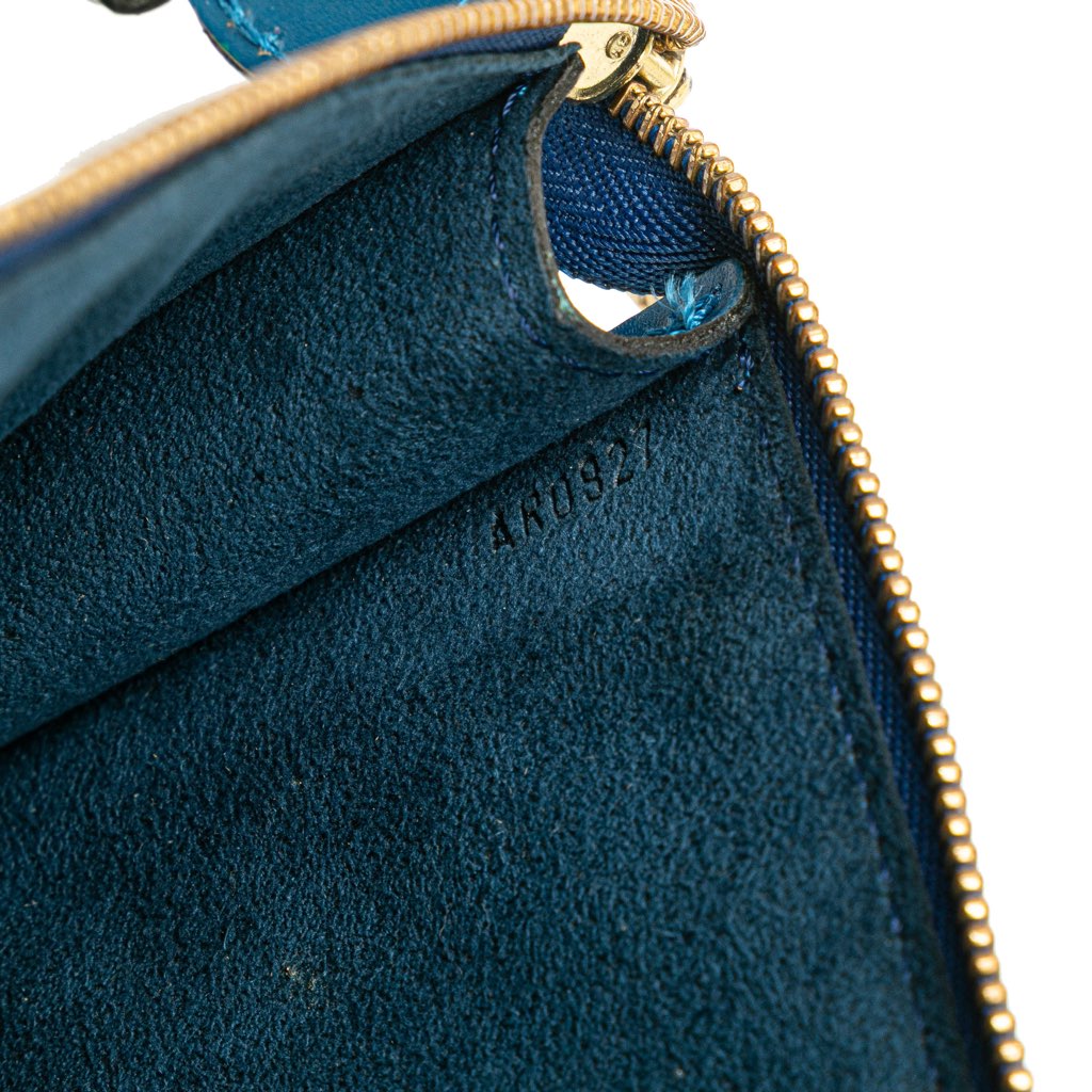 Louis Vuitton Epi Pochette Accessoires - Detail 1