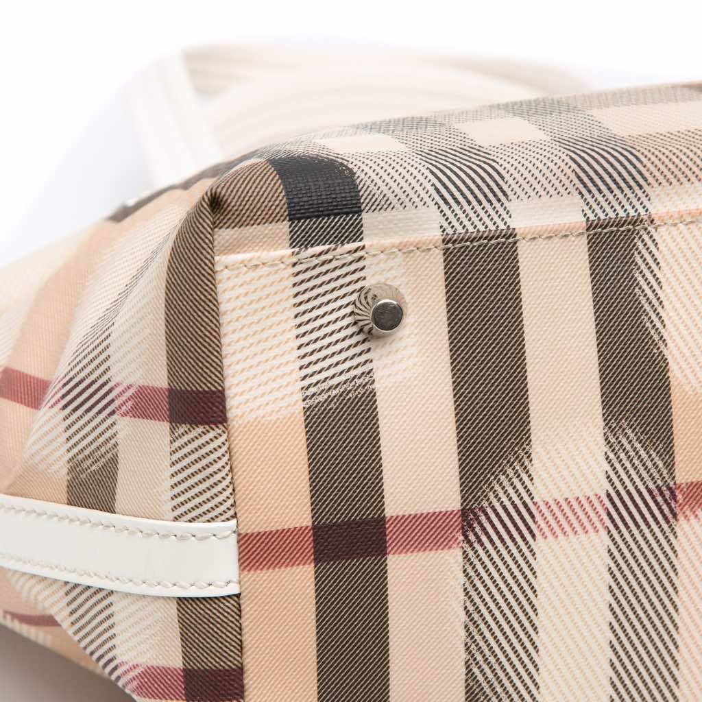 Burberry House Check Coated Canvas Hearts Gracie Tote - Image 11