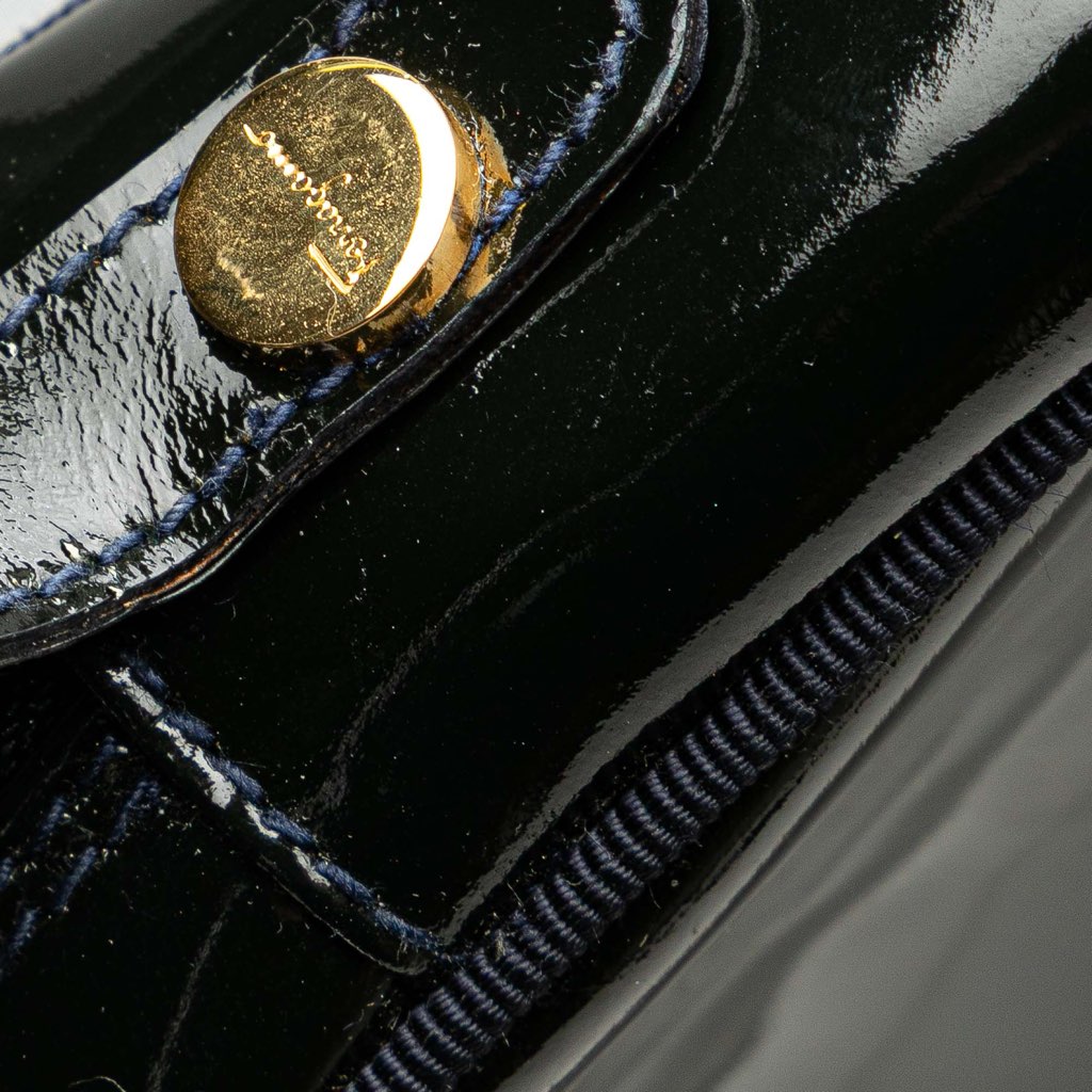 Salvatore Ferragamo Patent Vara Crossbody - Detail 1