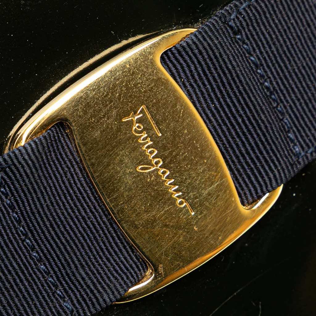 Salvatore Ferragamo Patent Vara Crossbody - Detail 2