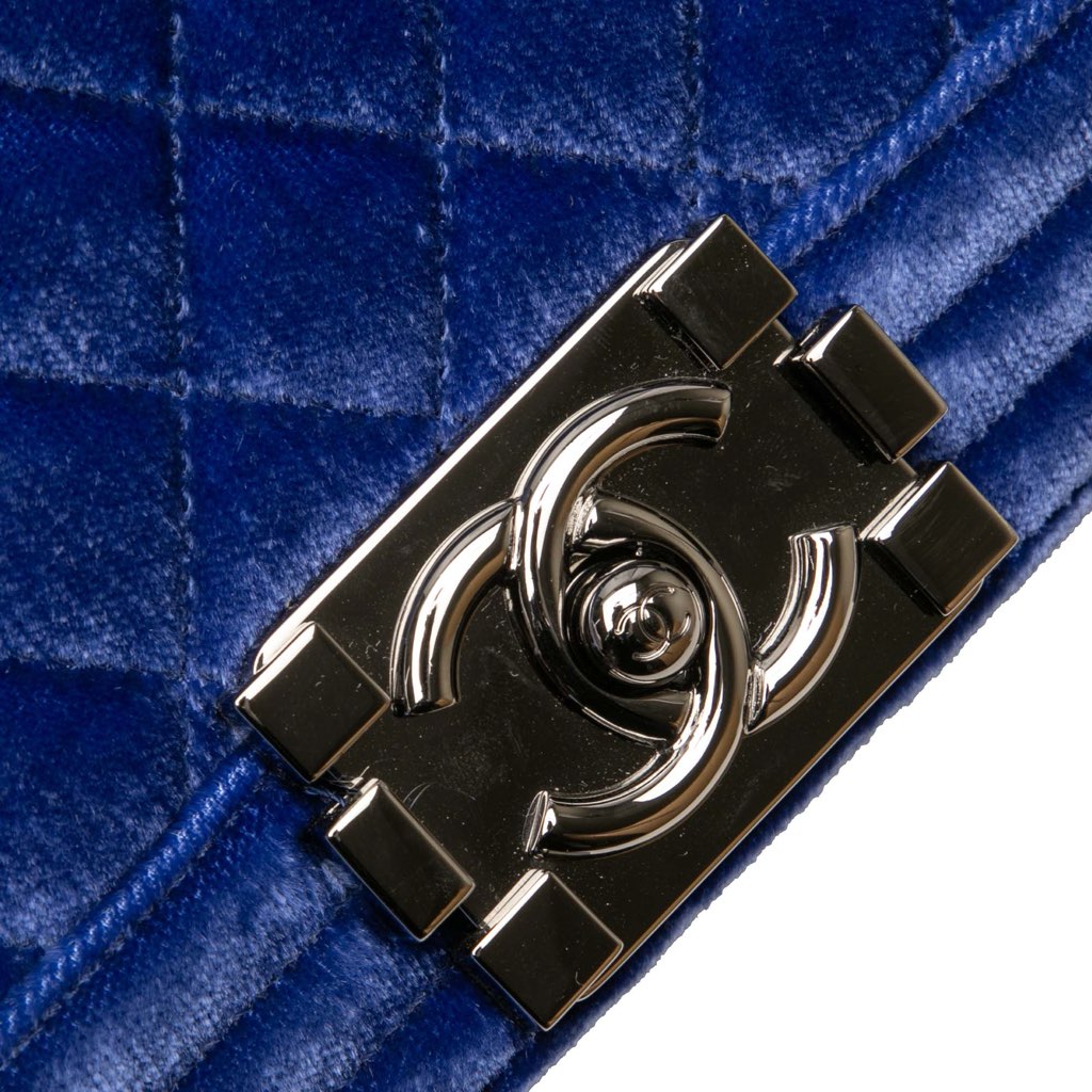Chanel Old Medium Quilted Velvet Boy Flap - Image 10