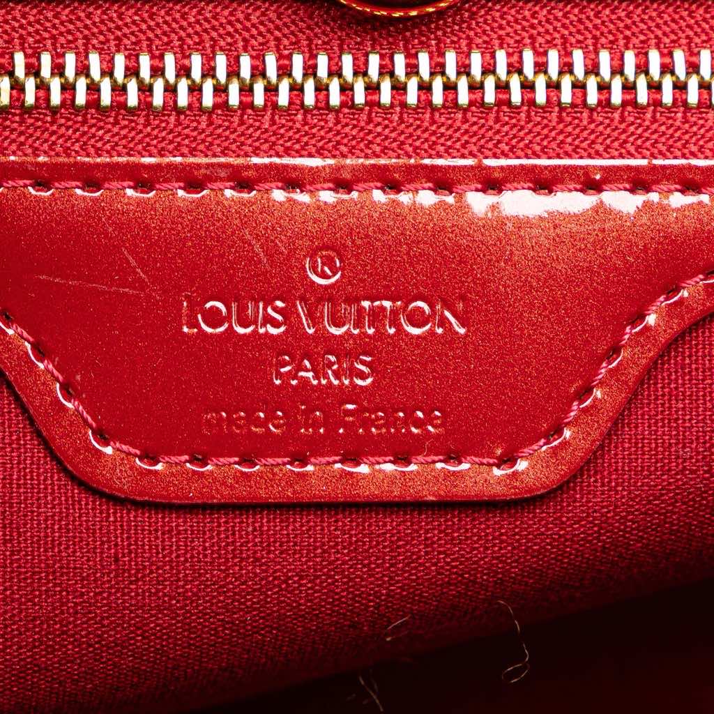 Louis Vuitton Monogram Vernis Wilshire PM - Side view