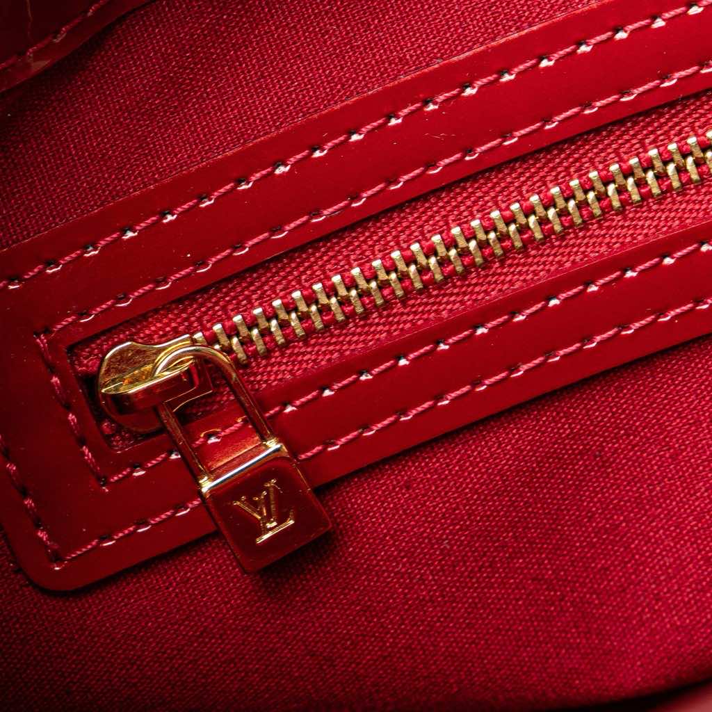 Louis Vuitton Monogram Vernis Wilshire PM - Detail 1