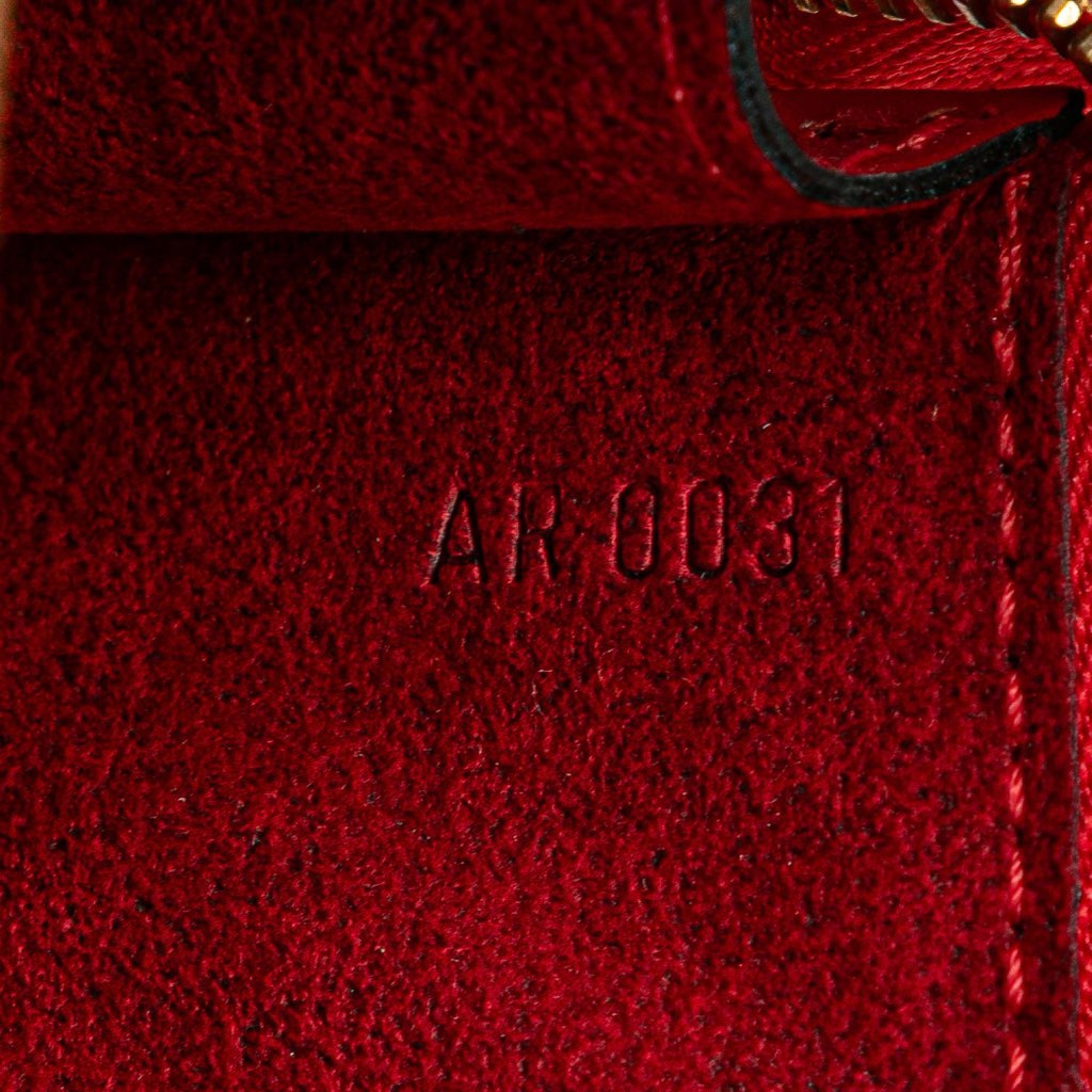 Louis Vuitton Epi Pochette Accessoires - Detail 1