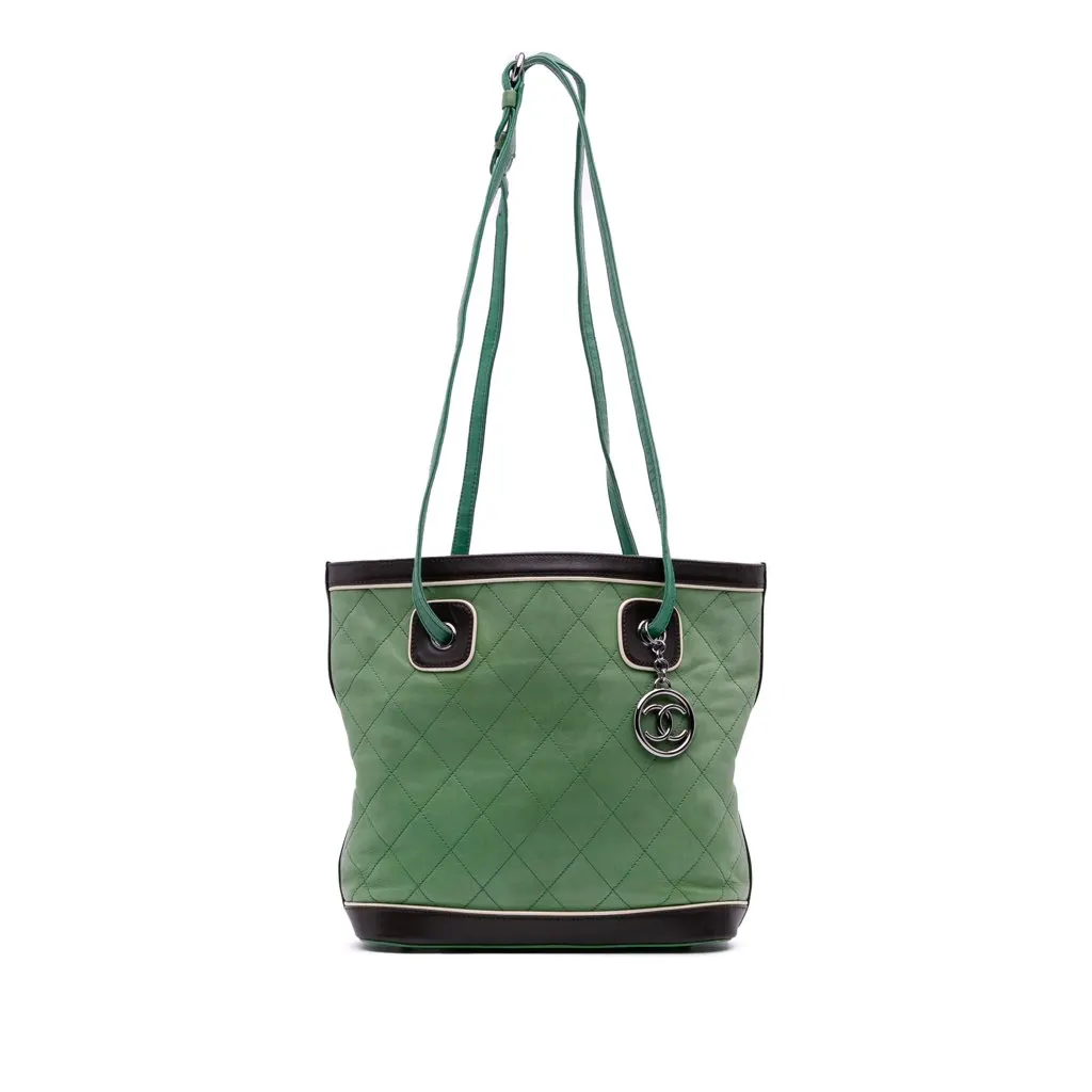 Chanel CC Quilted Lambskin Country Club Tote Green Leather Very good - Front View