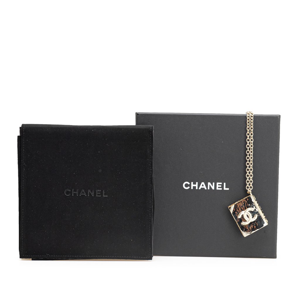 Chanel Gold Plated Enamel CC Lion Book Locket Pendant Necklace - Detail 1