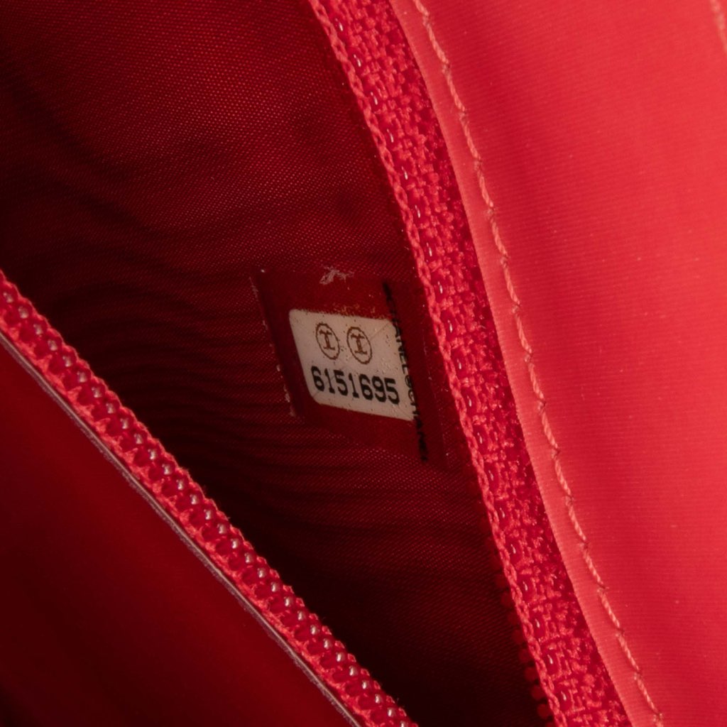 Chanel Vinyl Hologram CC Shoulder Bag - Detail 1