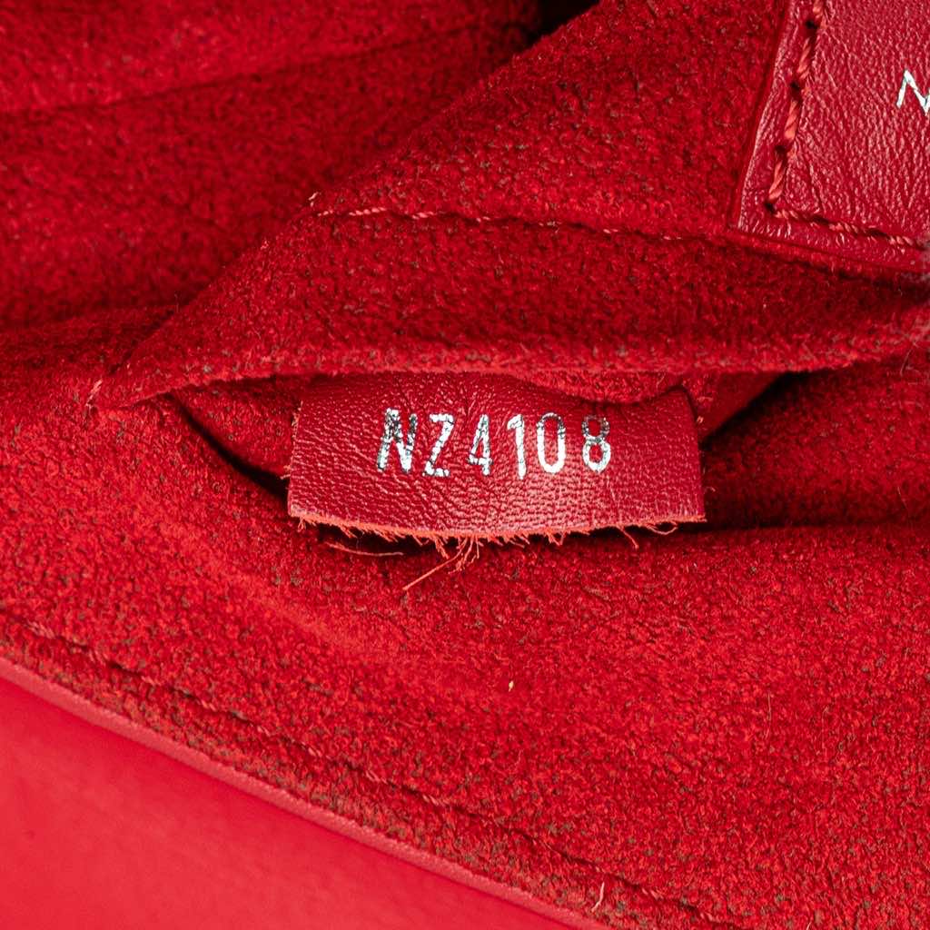 Louis Vuitton New Wave Chain Bag PM - Detail 1