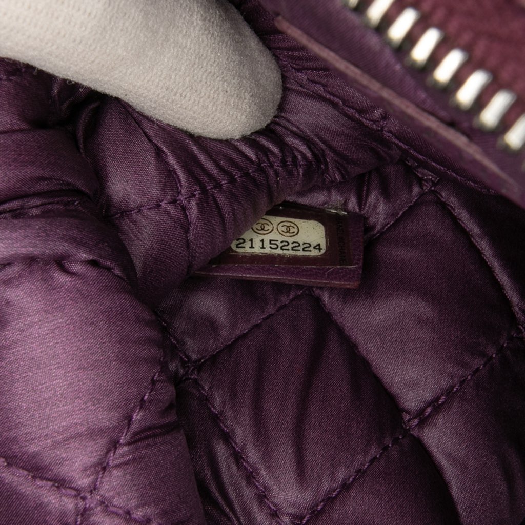 Chanel Medium Quilted Lambskin Boy O Case Clutch - Detail 1