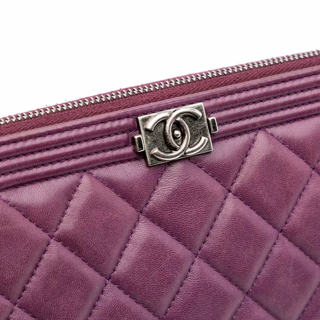 Chanel Medium Quilted Lambskin Boy O Case Clutch - Detail 2