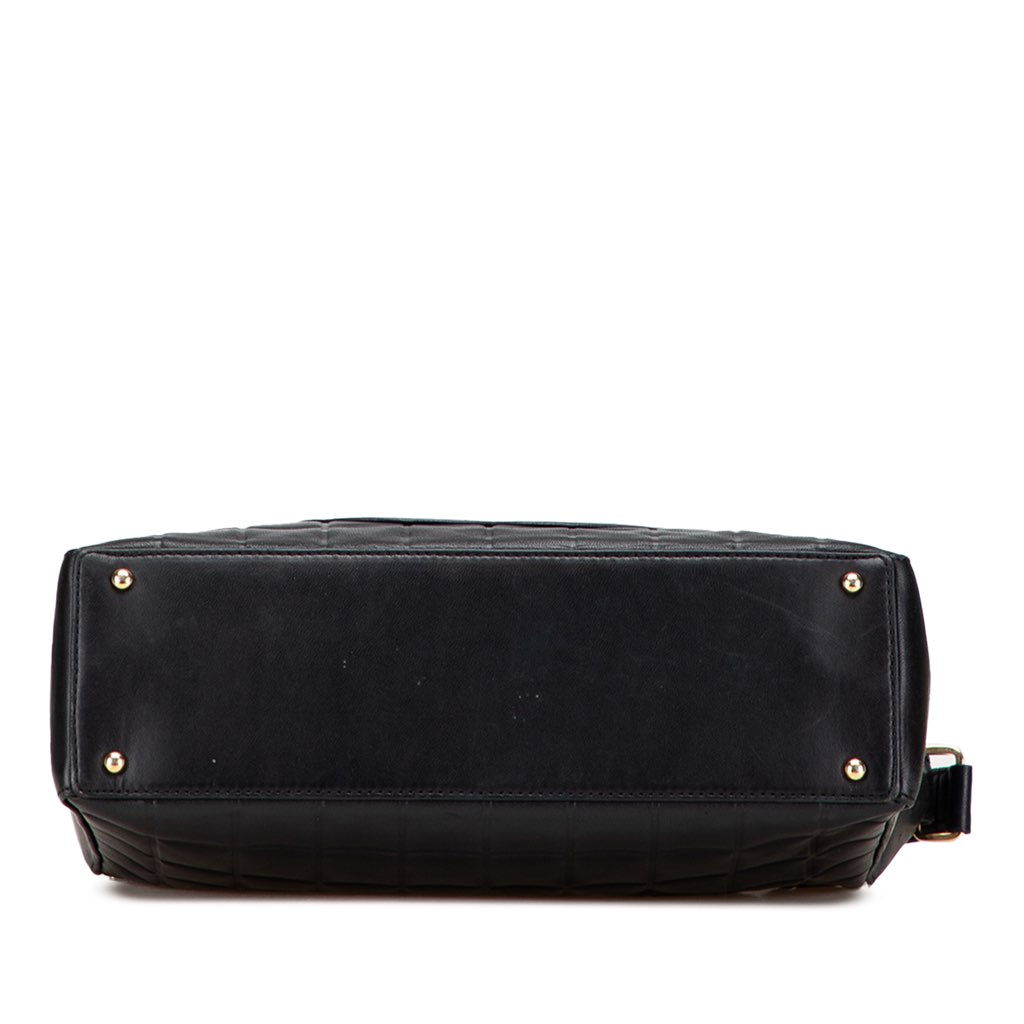 Chanel Medium Lambskin Chocolate Bar Shoulder Bag - Image 6