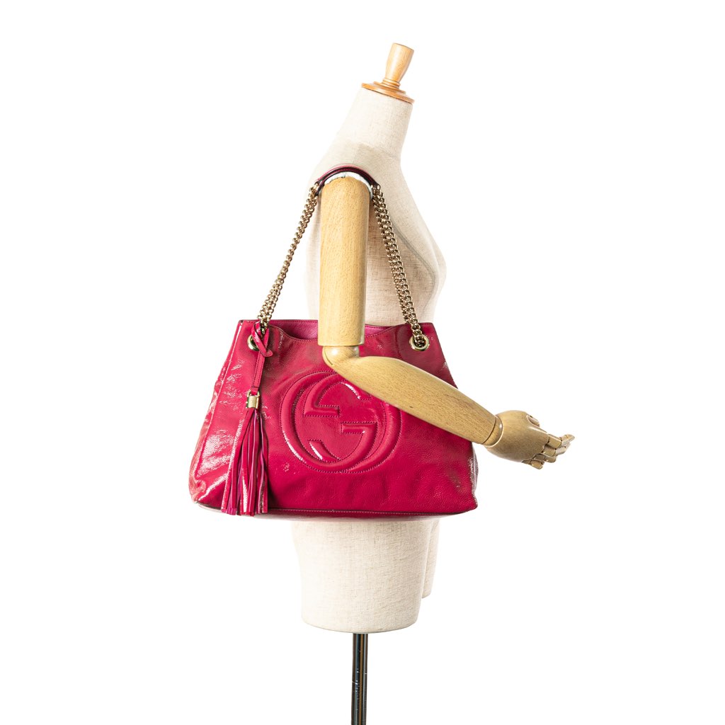 Gucci Medium Patent Soho Chain Tote - Image 14