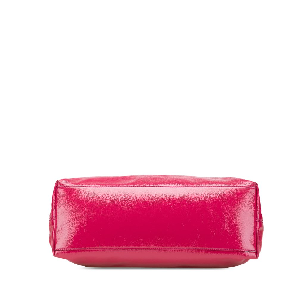 Gucci Medium Patent Soho Chain Tote - Image 6