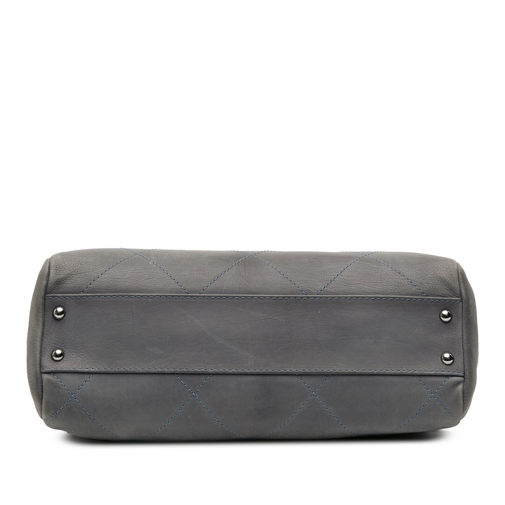 Chanel Large Calfskin Ultra Stitch Hamptons Enamel CC Tote - Image 6