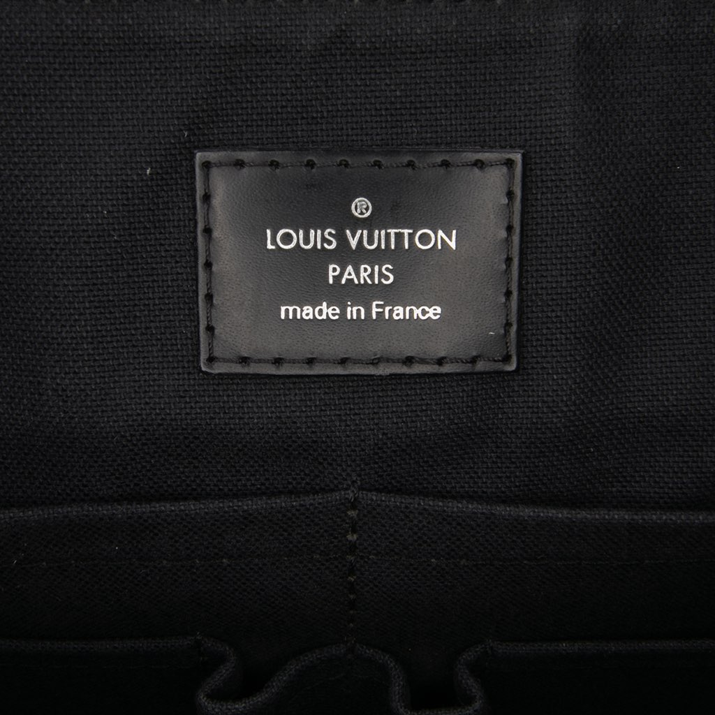 Louis Vuitton Damier Graphite District MM - Side view
