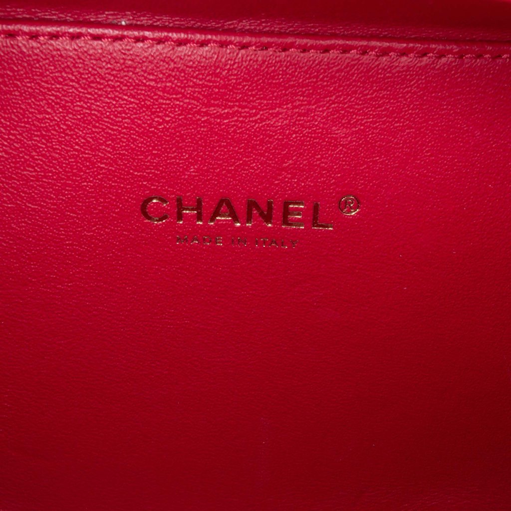 Chanel Small Caviar Filigree Vanity Case - Side view