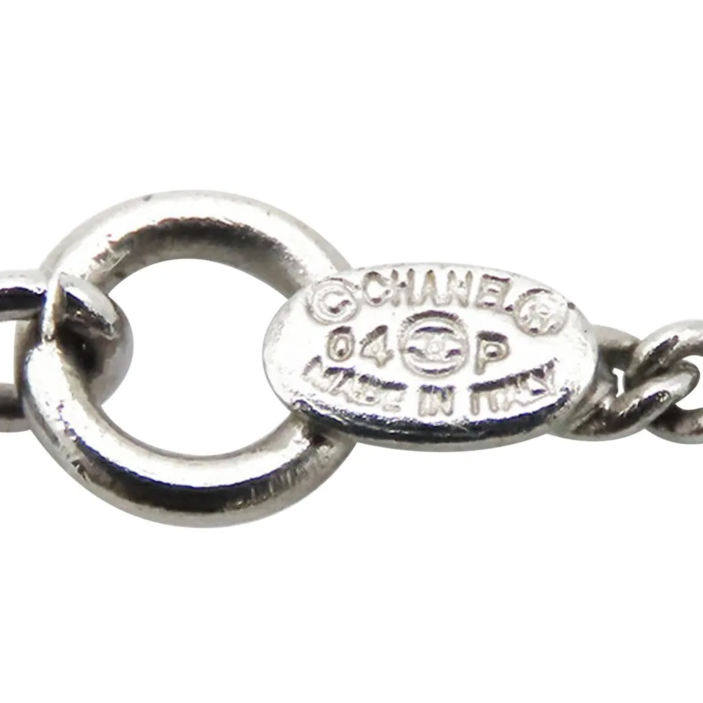 Chanel CC Silver Plated Enamel Heart and Clover Charm Pendant Necklace Silver Silver Very good - Model View