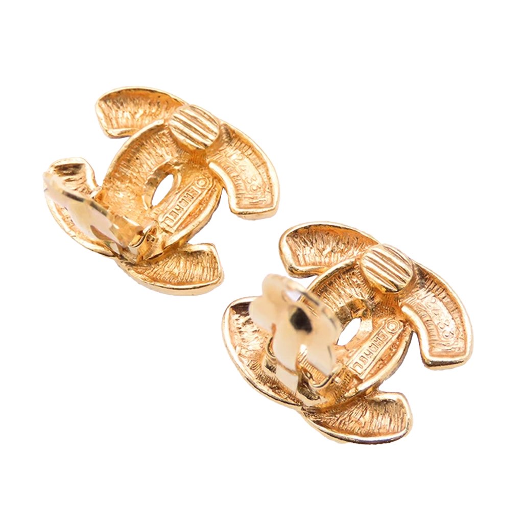 Chanel CC Gold Plated Quilted Clip on Earrings - Image 6