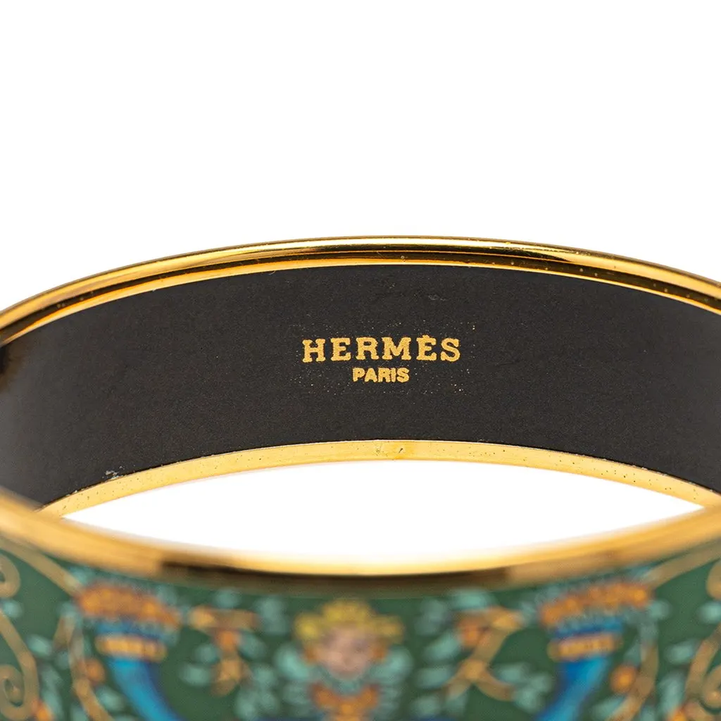 Hermès Wide Enamel Astres et Soleils Bangle 65 Green Good - Model View