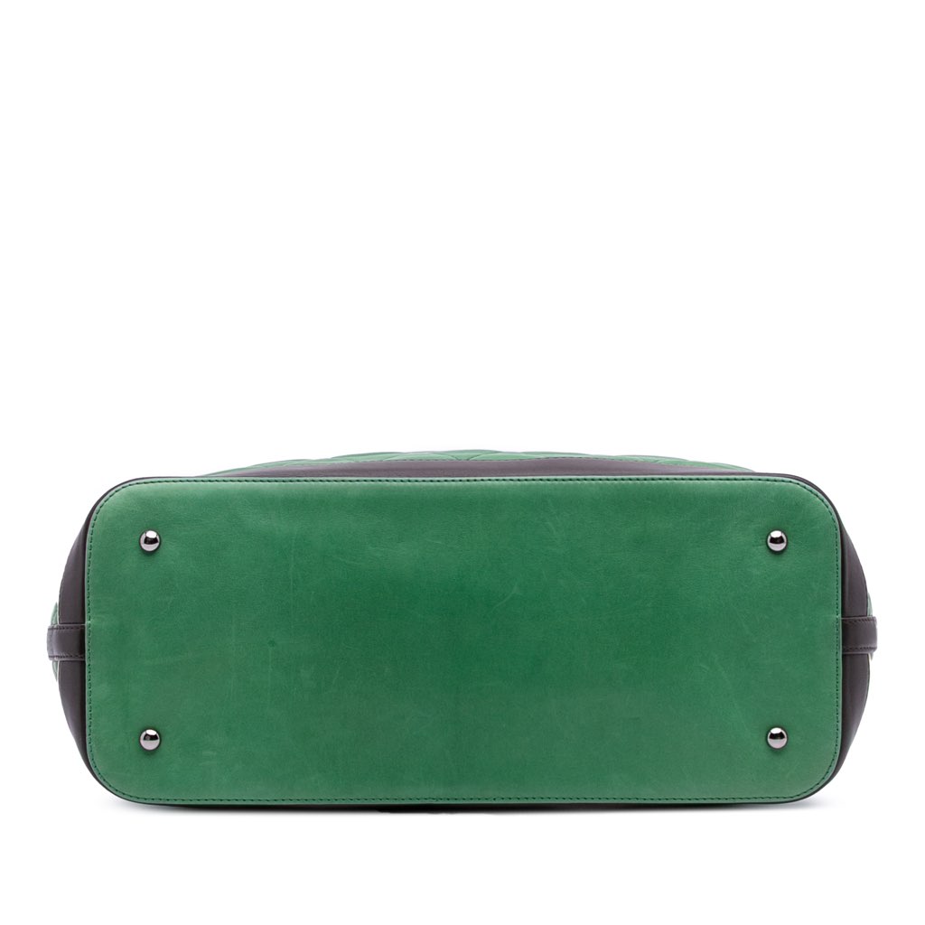 Chanel Large Quilted Lambskin Country Club Tote - Image 6