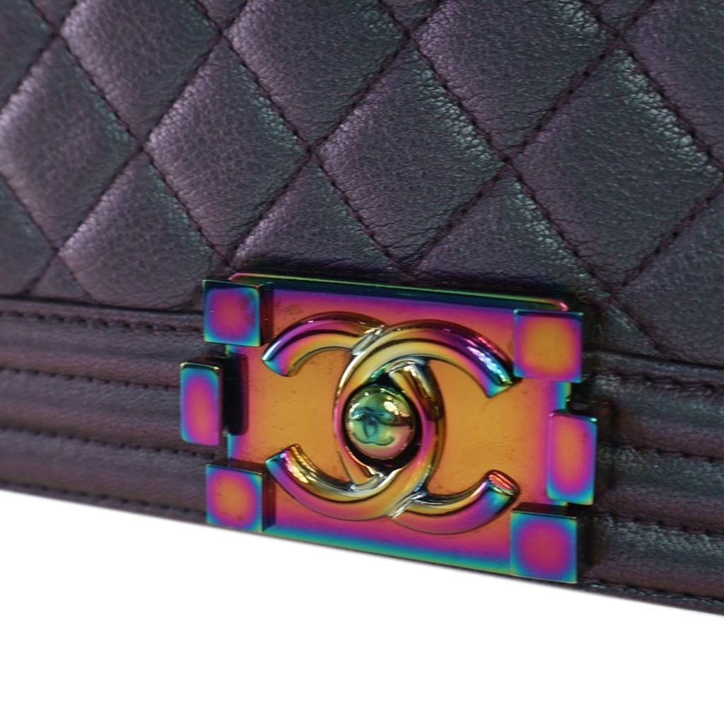 Chanel Old Medium Quilted Iridescent Goatskin Boy Flap - Detail 1