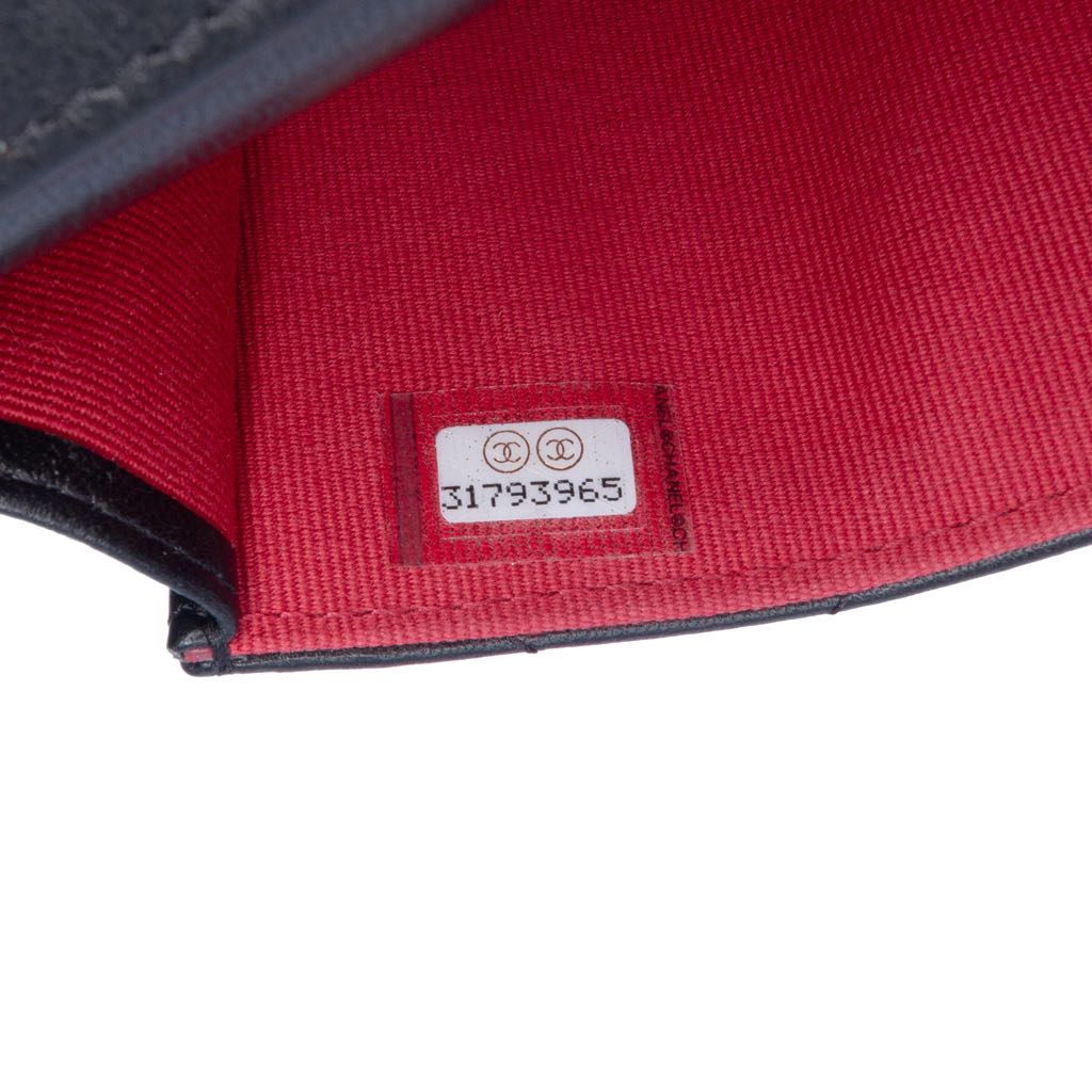 Chanel Lambskin 19 Flap Coin Purse With Chain - Detail 1