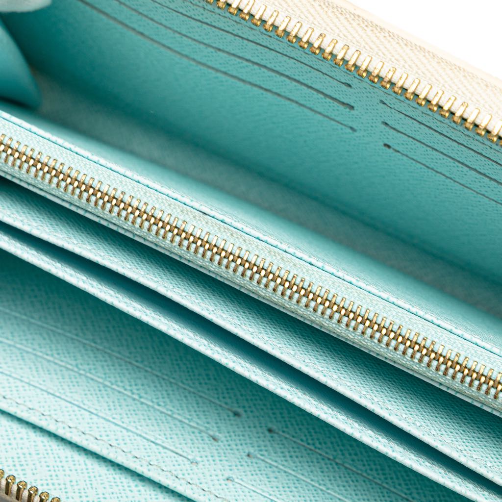 Louis Vuitton Monogram Giant By The Pool Zippy Wallet - Detail 1