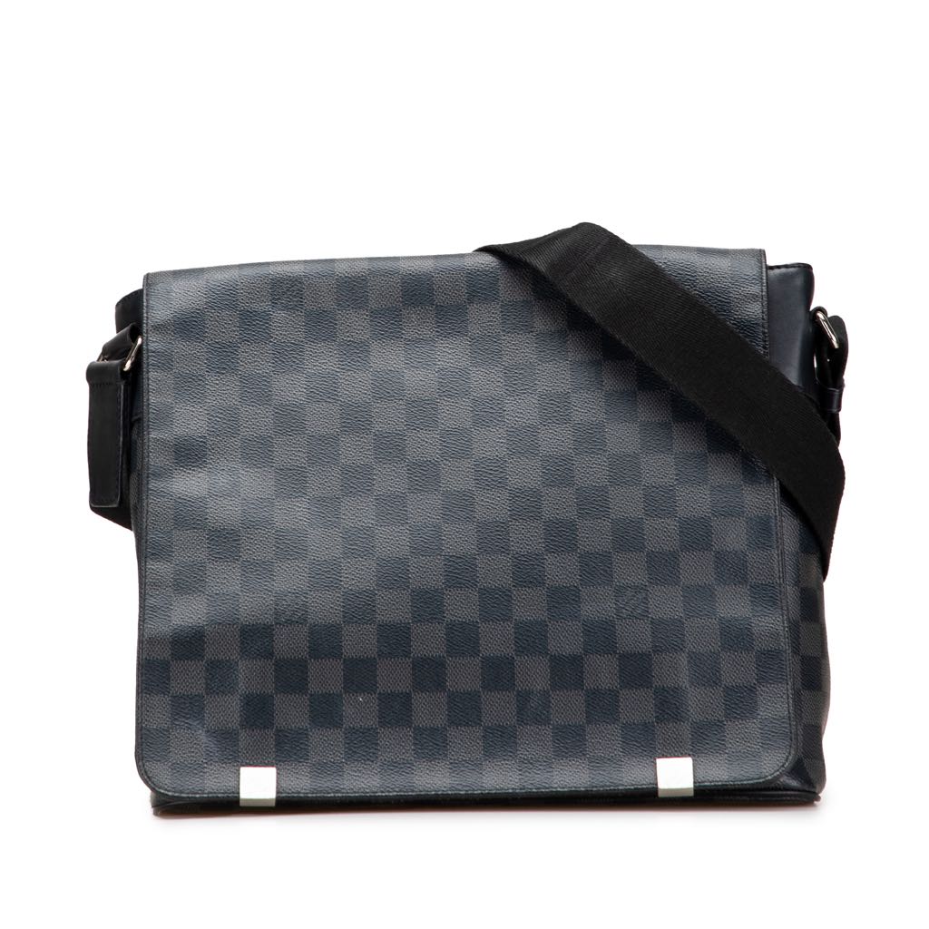 Louis Vuitton Damier Graphite District MM