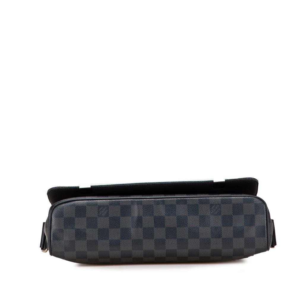 Louis Vuitton Damier Graphite District MM - Image 6