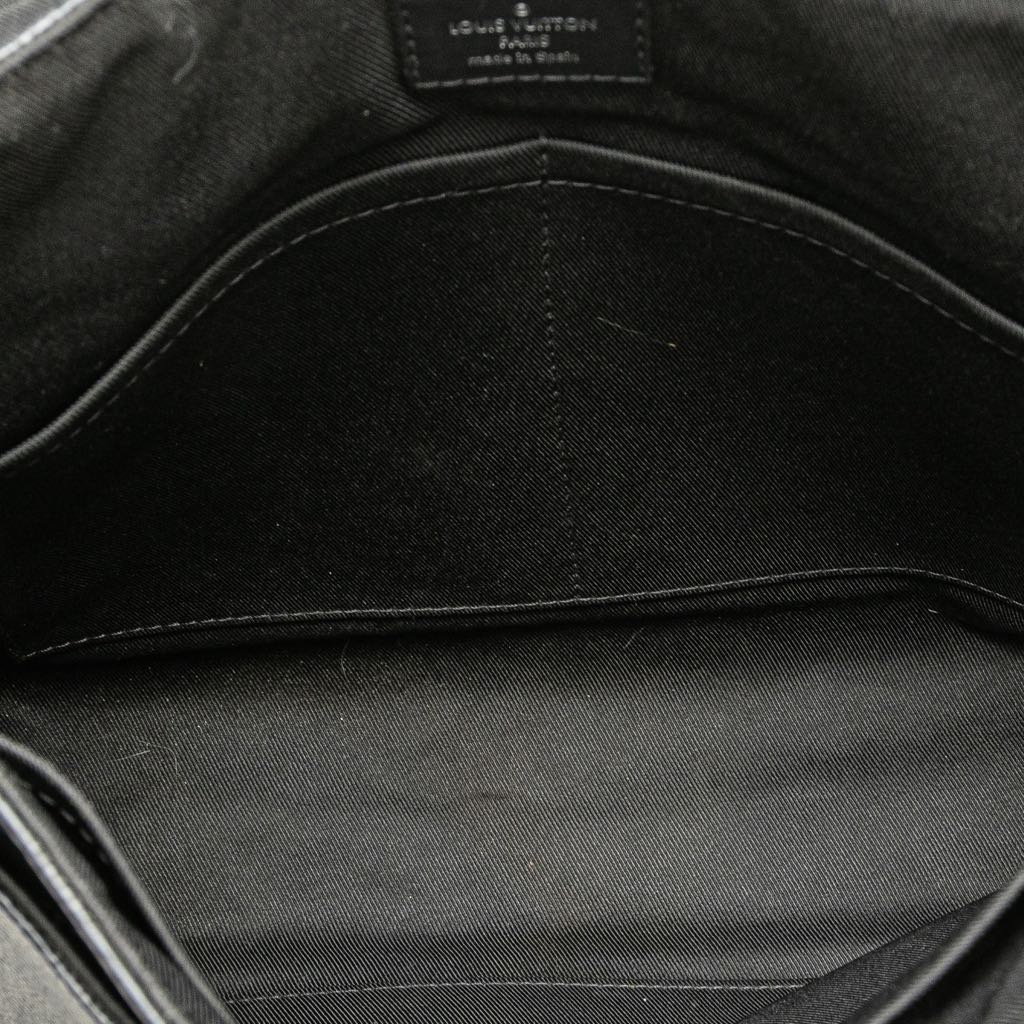 Louis Vuitton Damier Graphite District MM - 4