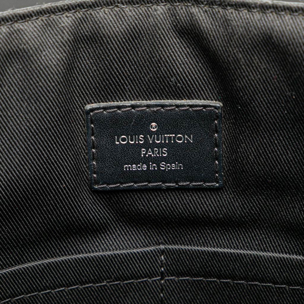Louis Vuitton Damier Graphite District MM - Side view