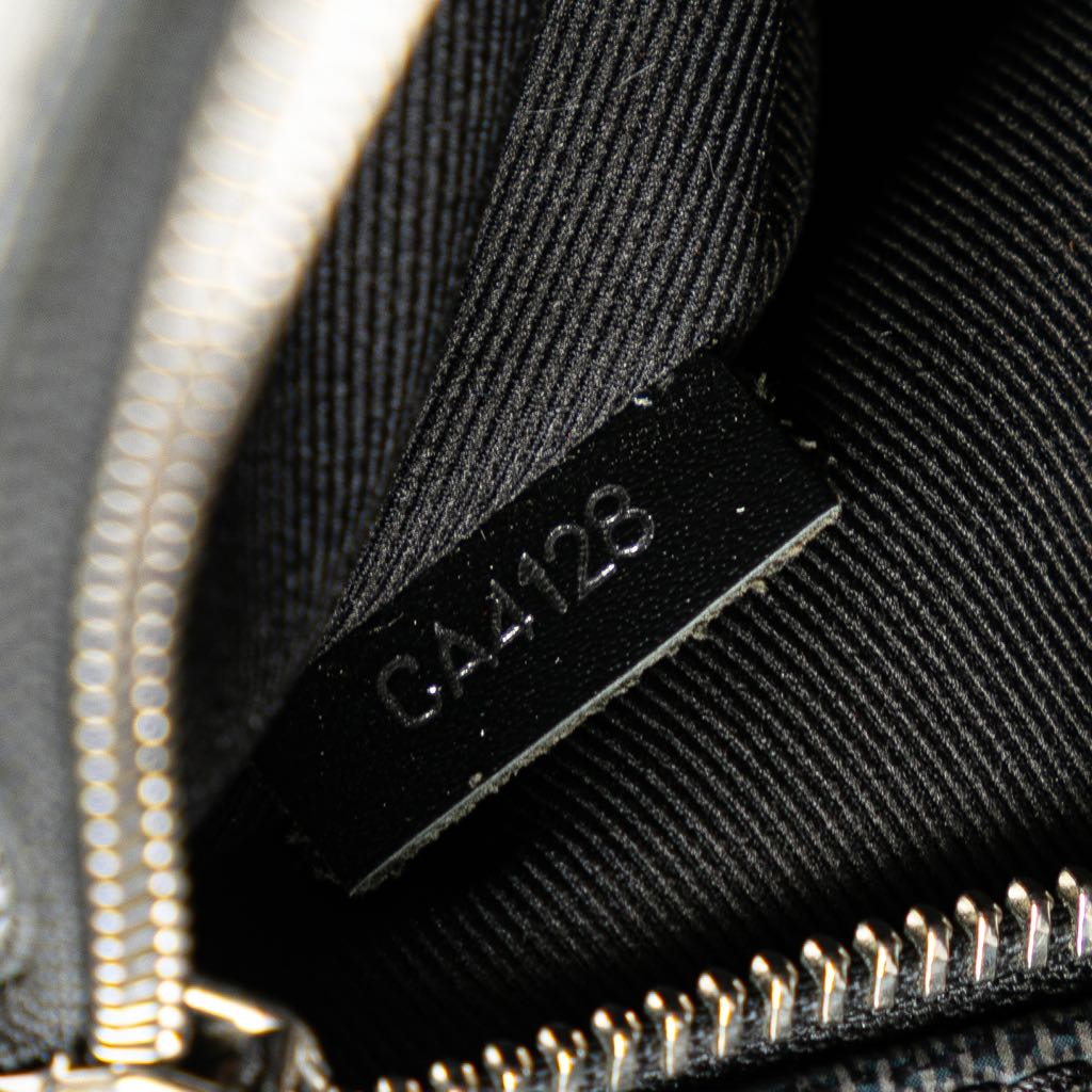 Louis Vuitton Damier Graphite District MM - Detail 1