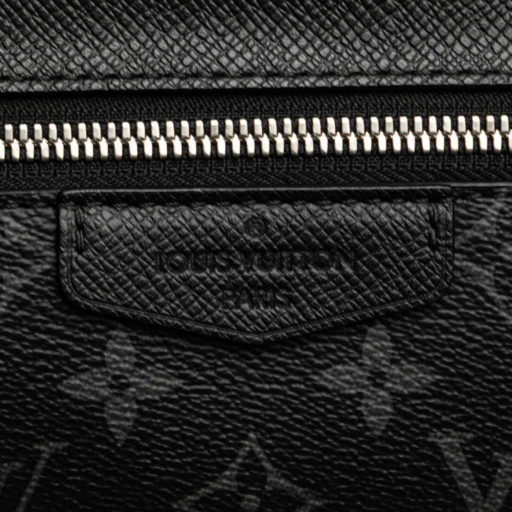 Louis Vuitton Monogram Eclipse Outdoor Bumbag - Detail 1