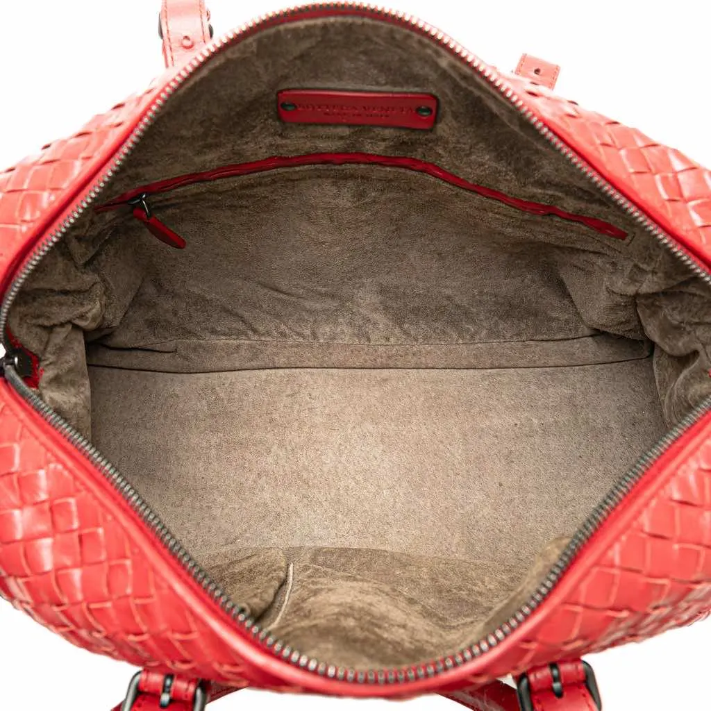 Bottega Veneta Intrecciato Boston Bag Red Leather Good - Model View