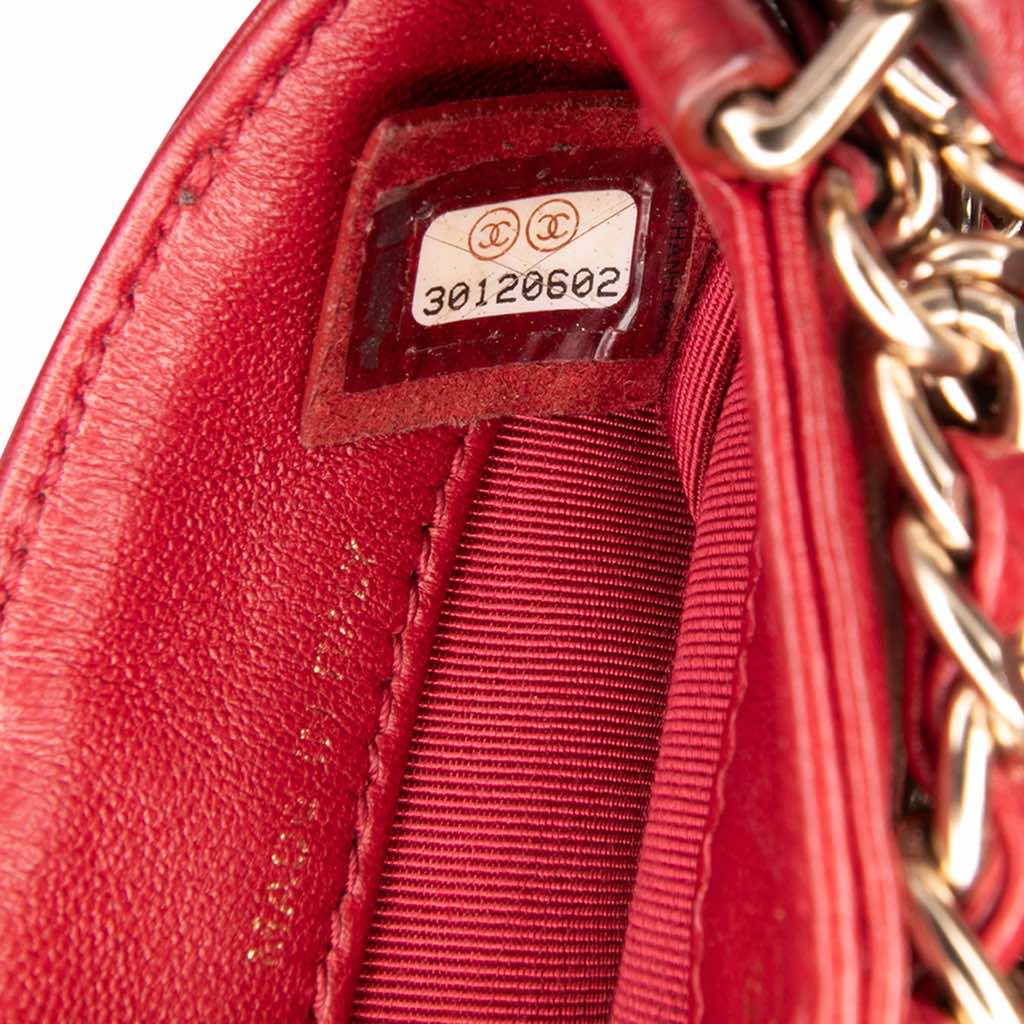 Chanel Lambskin Tech Me Out Clutch With Chain - Detail 1