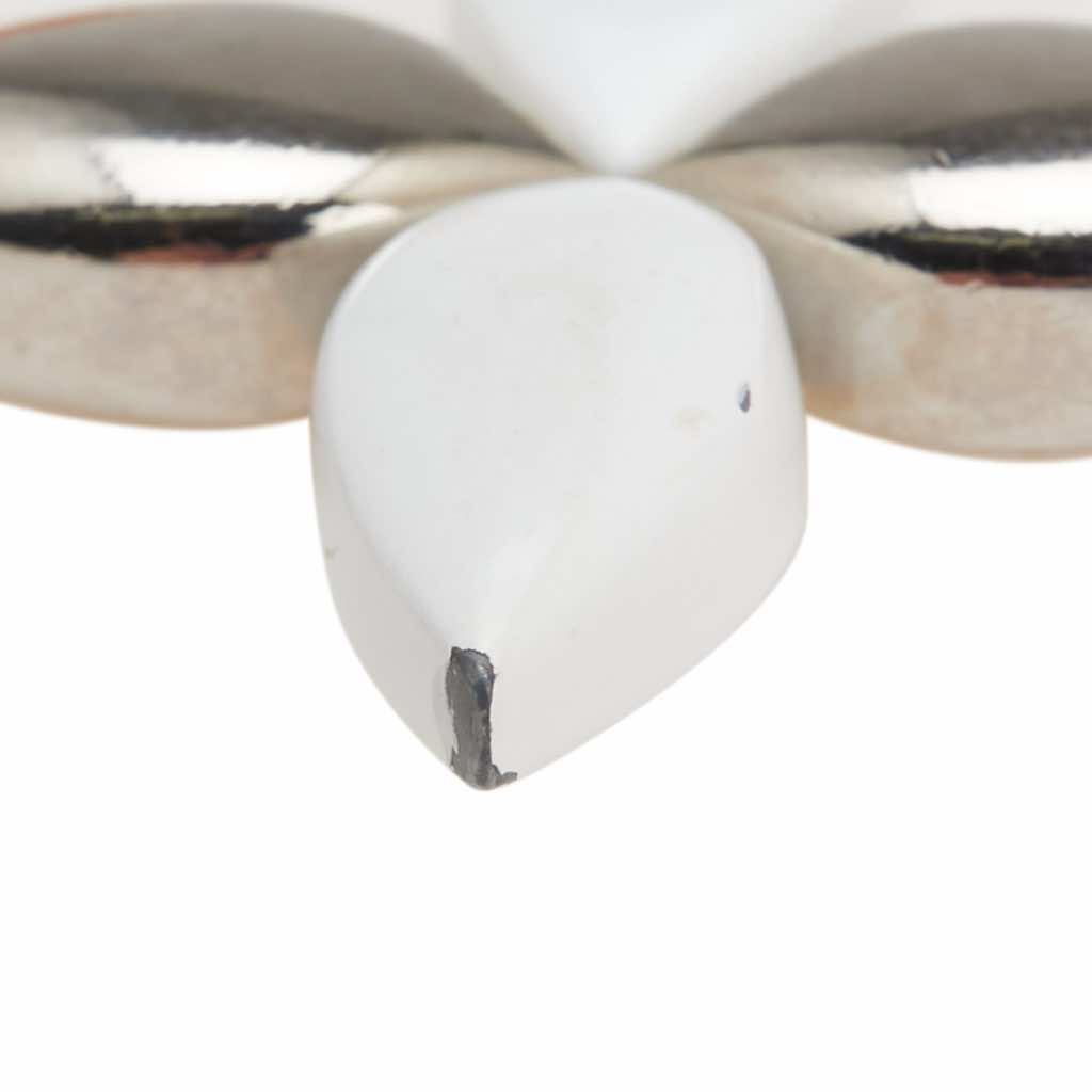 Louis Vuitton Silver Resin LV Twist Key Ring - Detail 2