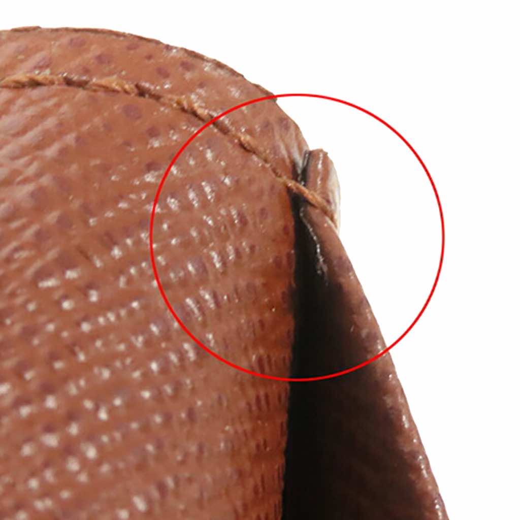 Louis Vuitton Monogram Passport Cover - Detail 1