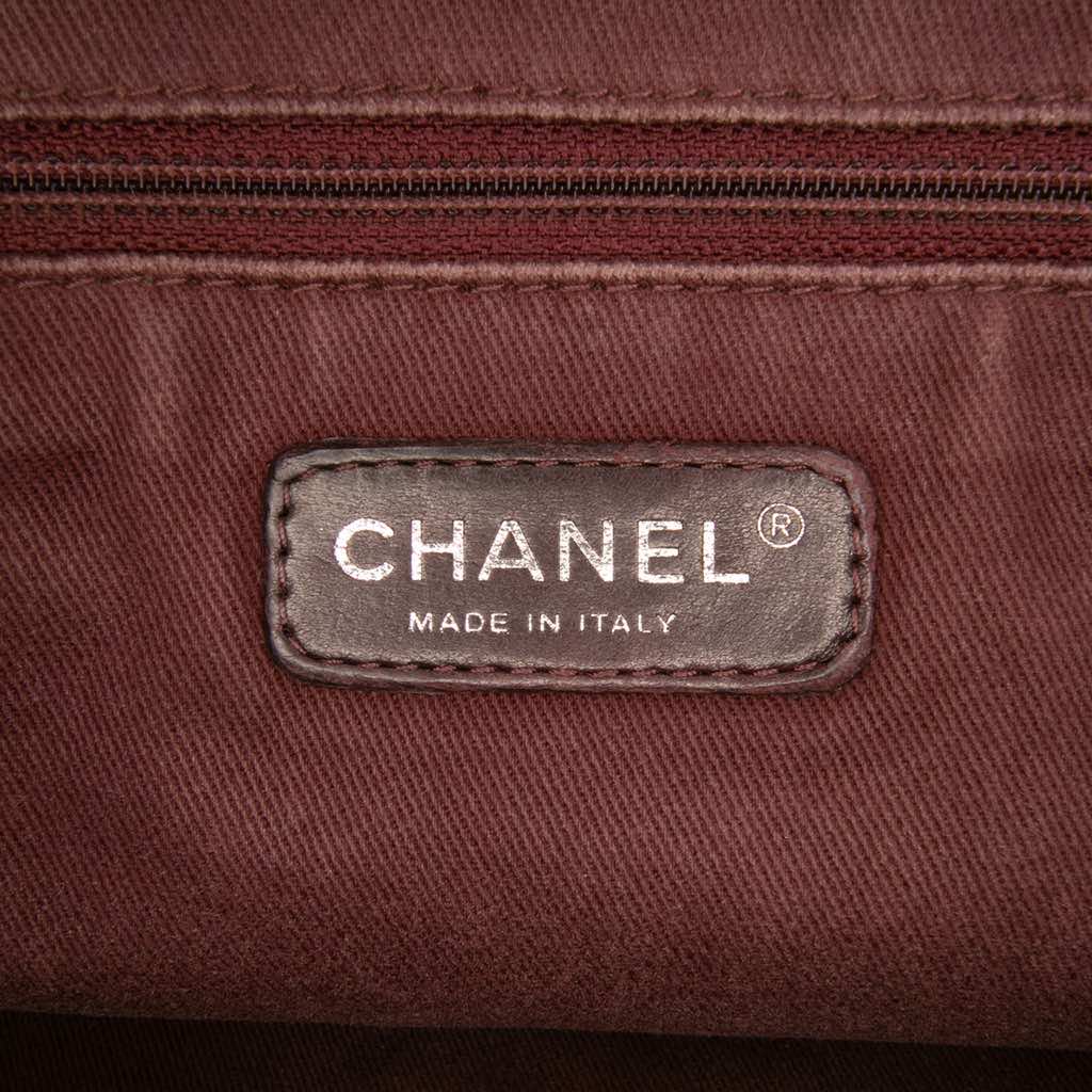 Chanel Jumbo Quilted Aged Calfskin Portobello Flap - Side view