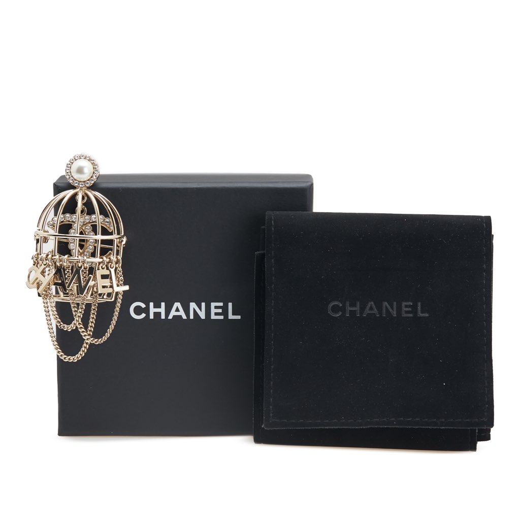 Chanel CC Gold Plated Faux Pearl and Rhinestones Logo Birdcage Brooch - Detail 1