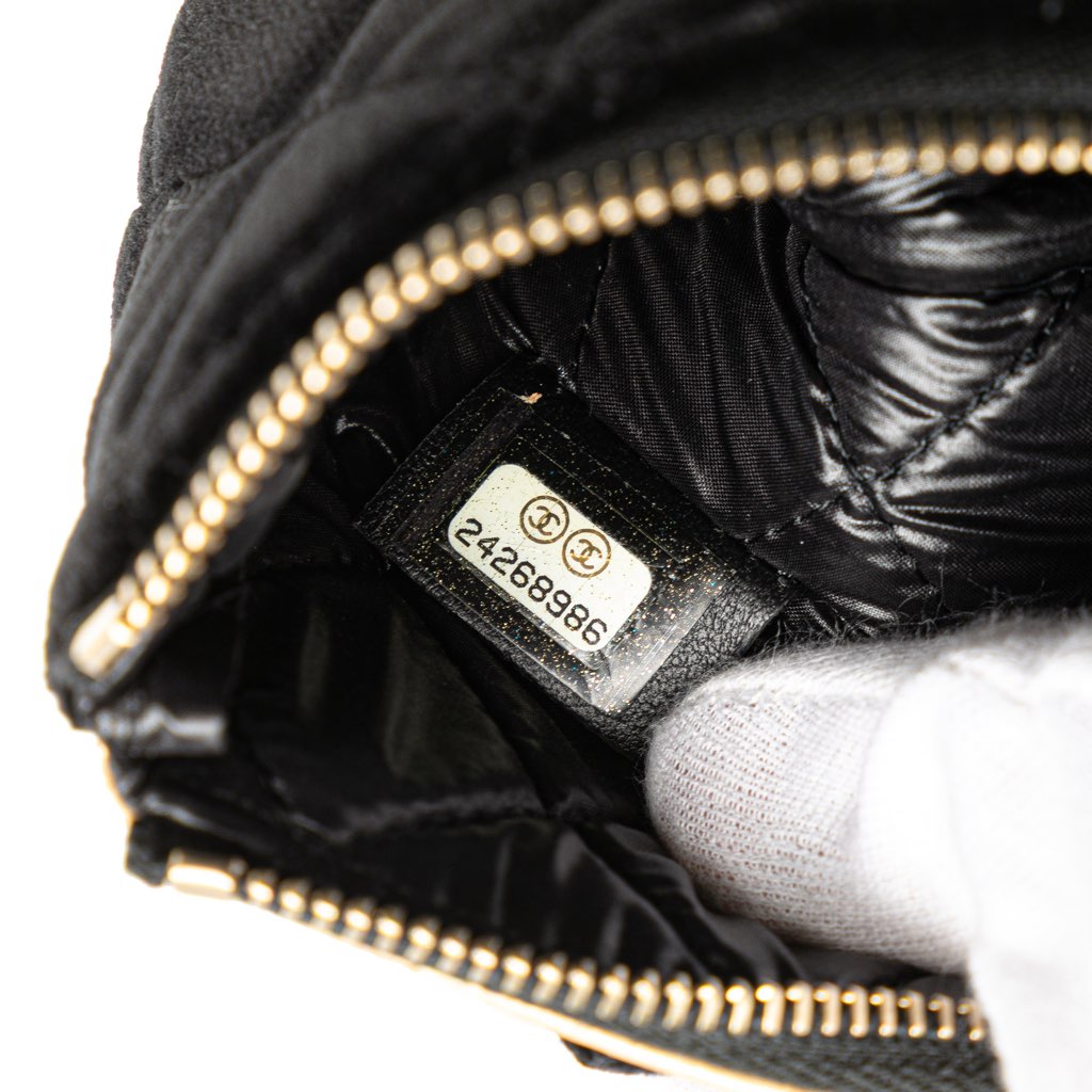 Chanel CC Quilted Velvet Camellia Pouch - Detail 1