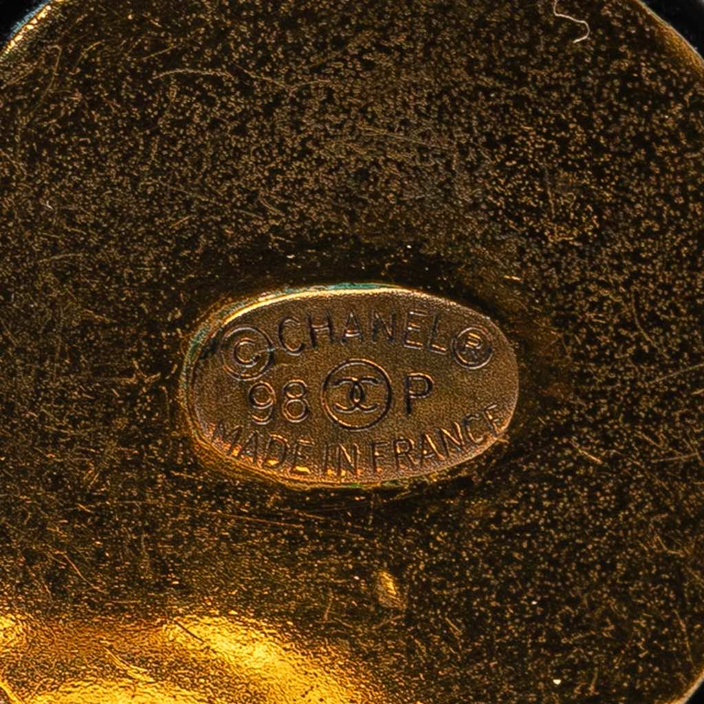 Chanel CC Resin and Gold Plated Button Clip On Earrings - Image 6