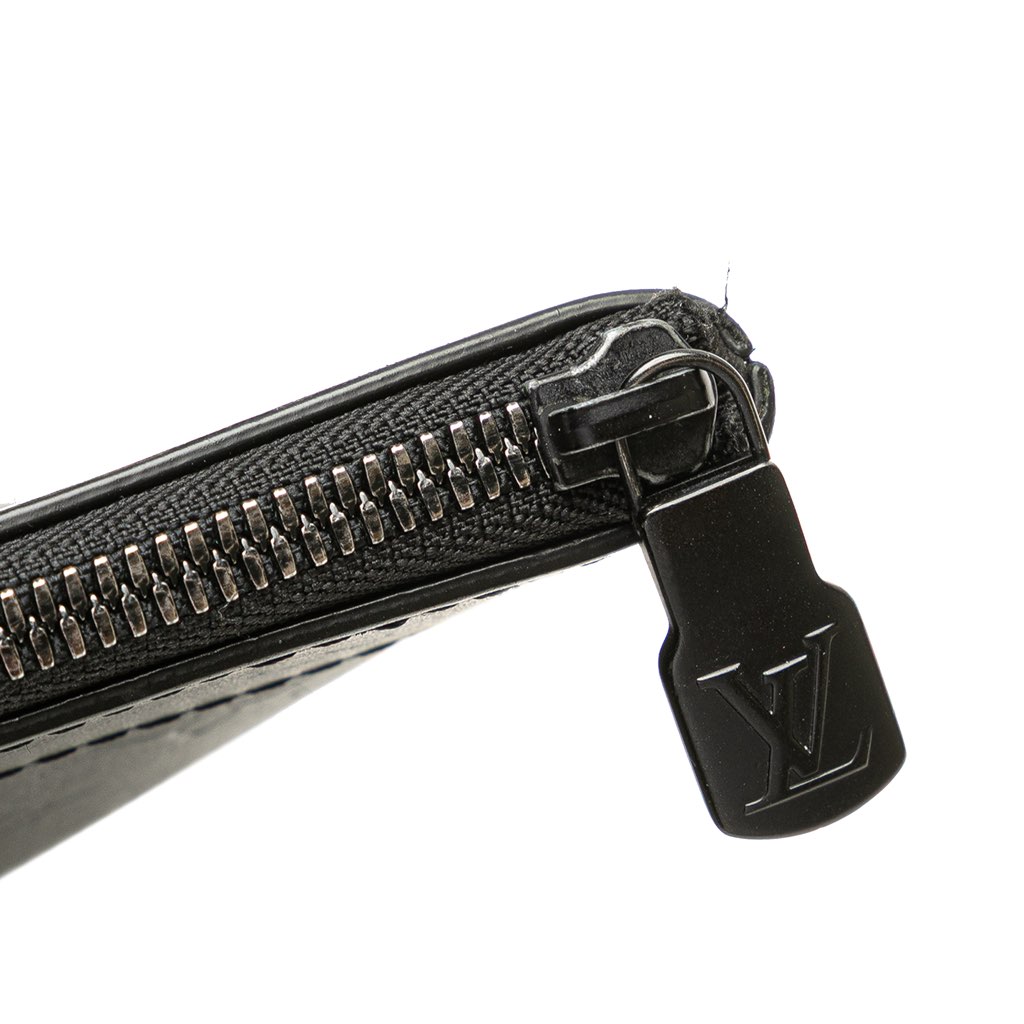 Louis Vuitton Monogram Shadow Discovery Pochette - Image 12