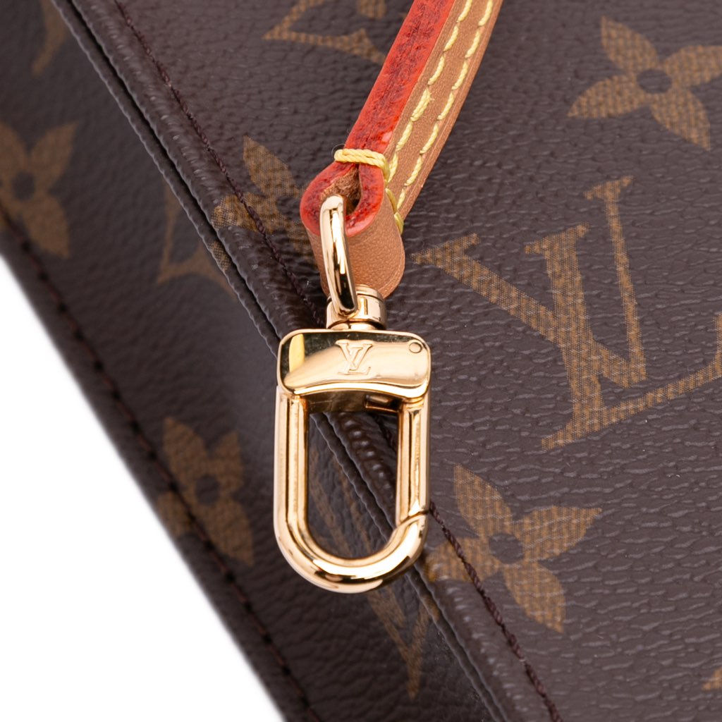 Louis Vuitton Monogram Petit Sac Plat - Detail 2