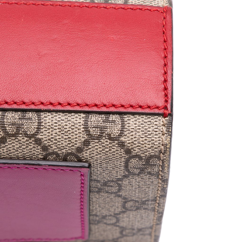 Gucci Small GG Supreme Padlock Crossbody - Detail 2
