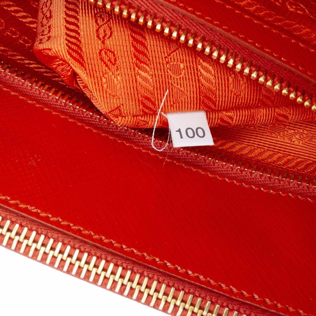 Prada Medium Saffiano Vernice Galleria Double Zip Satchel - Detail 2