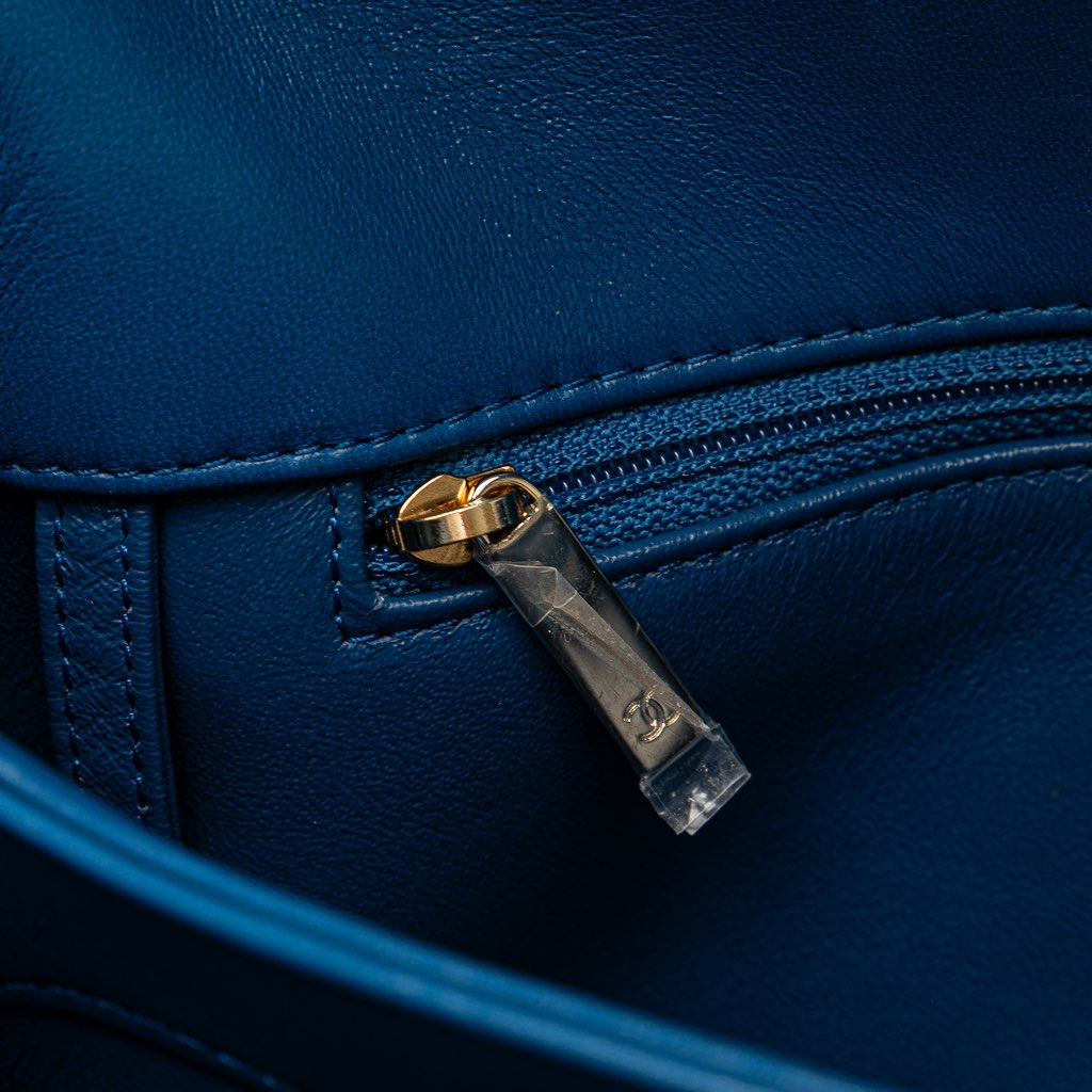 Chanel Medium Lambskin Trendy CC Top Handle Bag - Detail 2