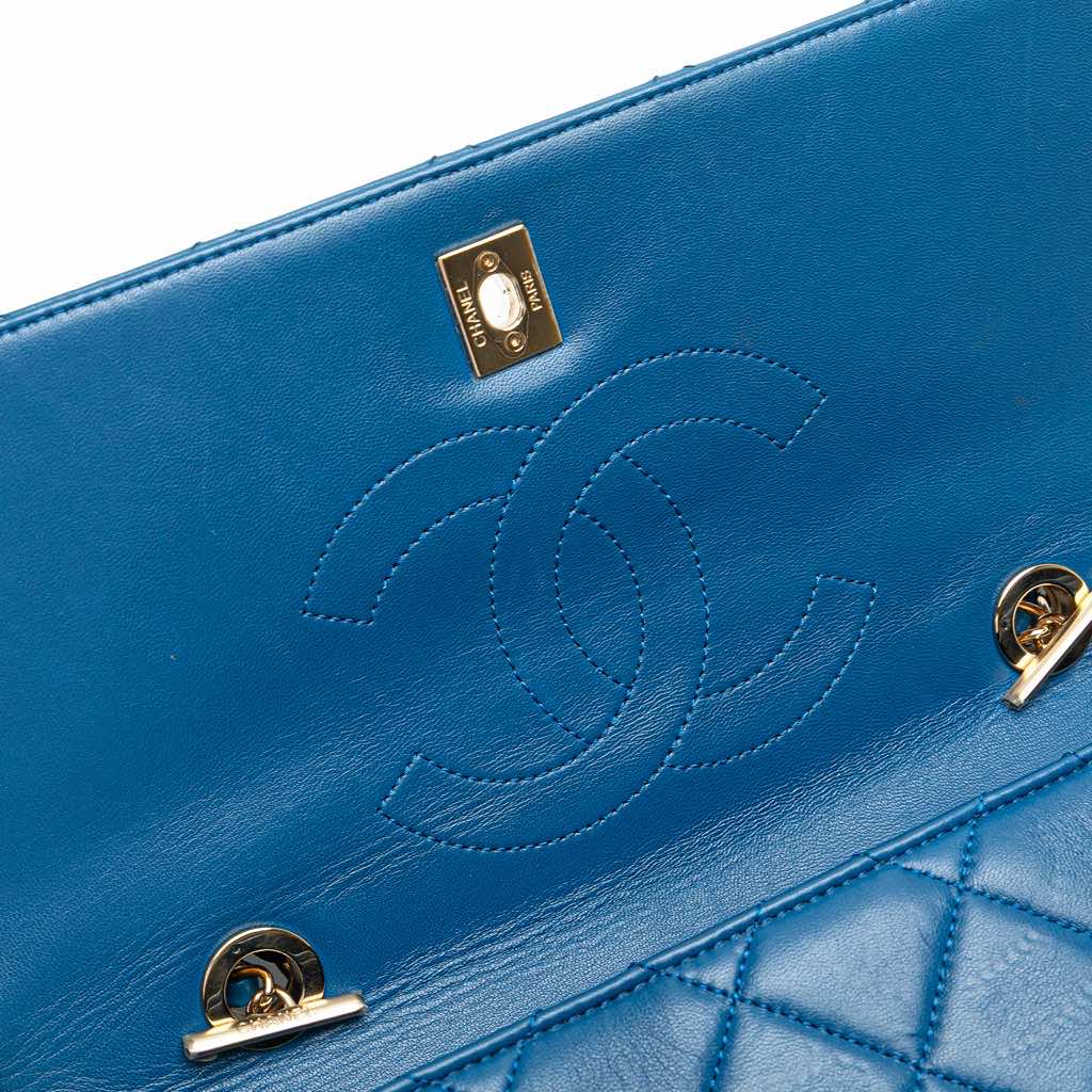 Chanel Medium Lambskin Trendy CC Top Handle Bag - Image 11