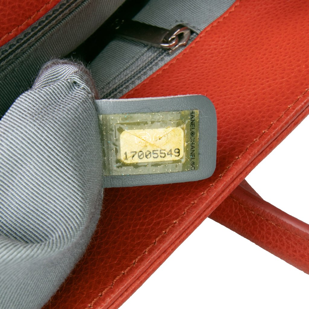 Chanel Tall Calfskin Executive Cerf Tote - Detail 2