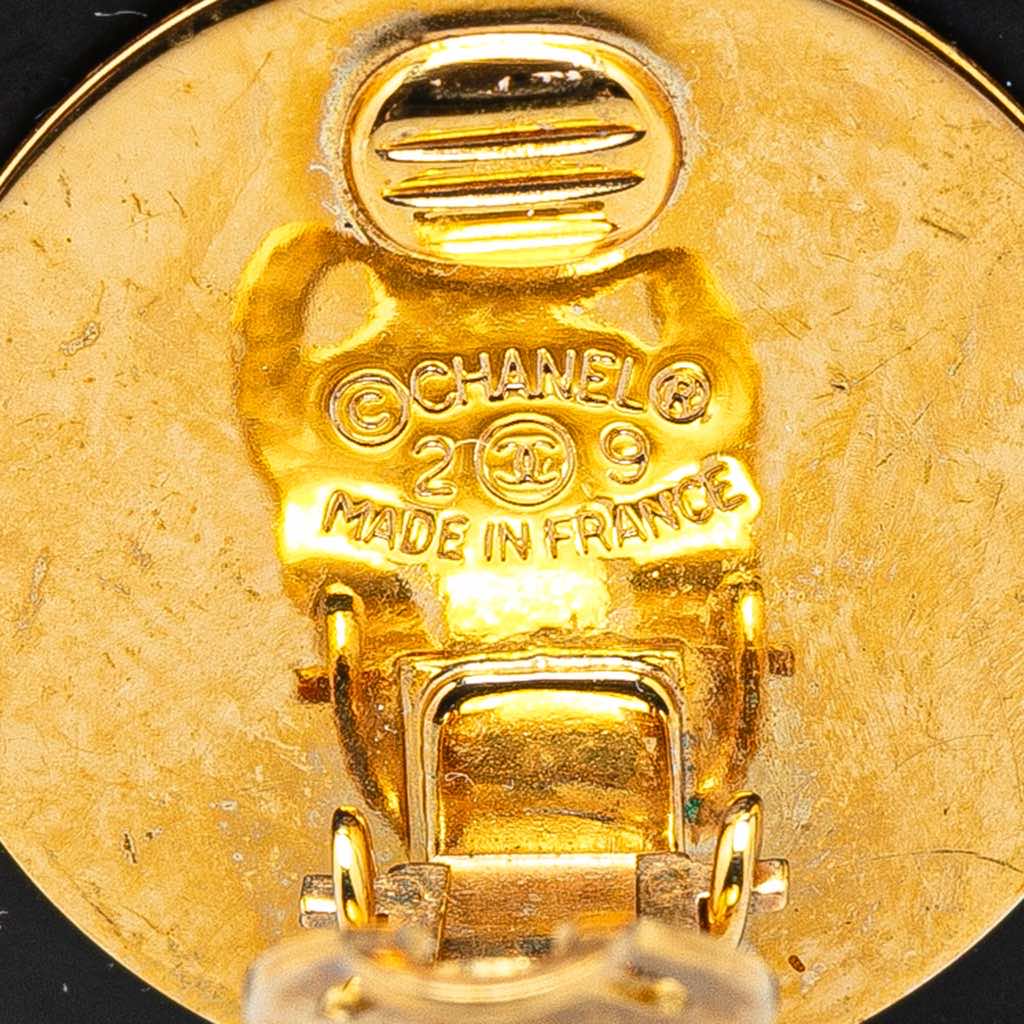 Chanel Resin Quilted CC Button Clip On Earrings - Image 6