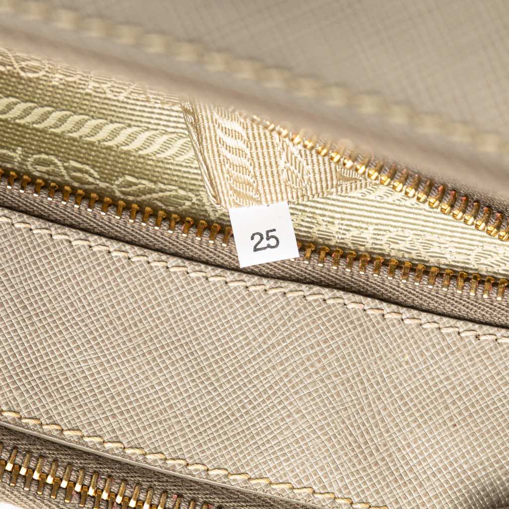 Prada Medium Saffiano Lux Galleria Double Zip Satchel - Detail 1